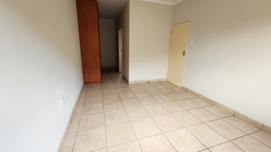 To Let 3 Bedroom Property for Rent in Waterval East North West